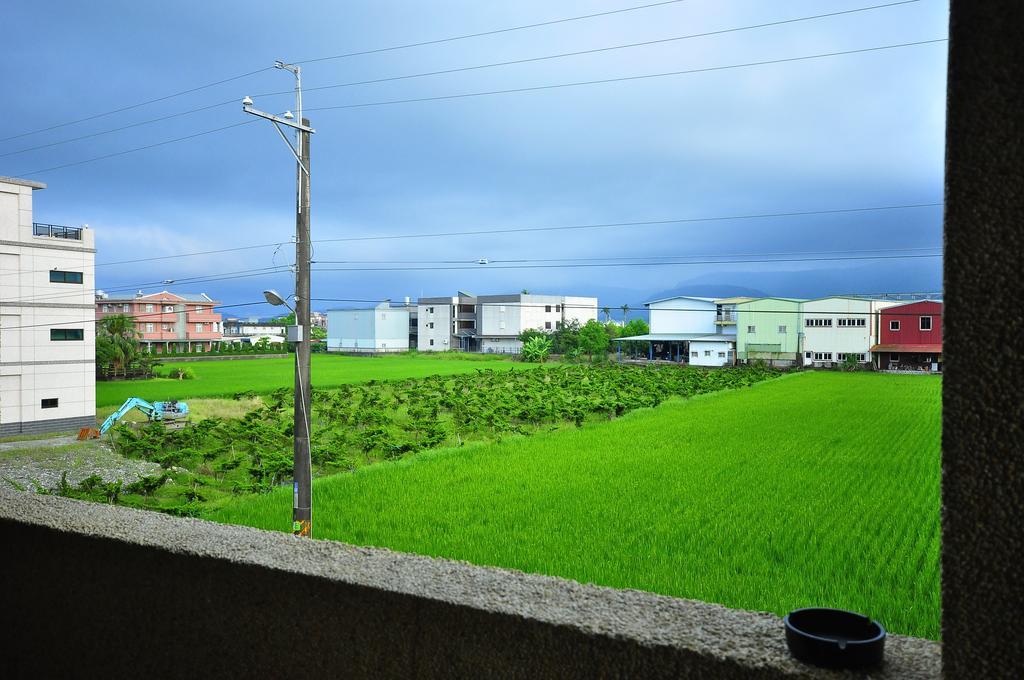 Happy Orange Homestay Yilan Exterior foto